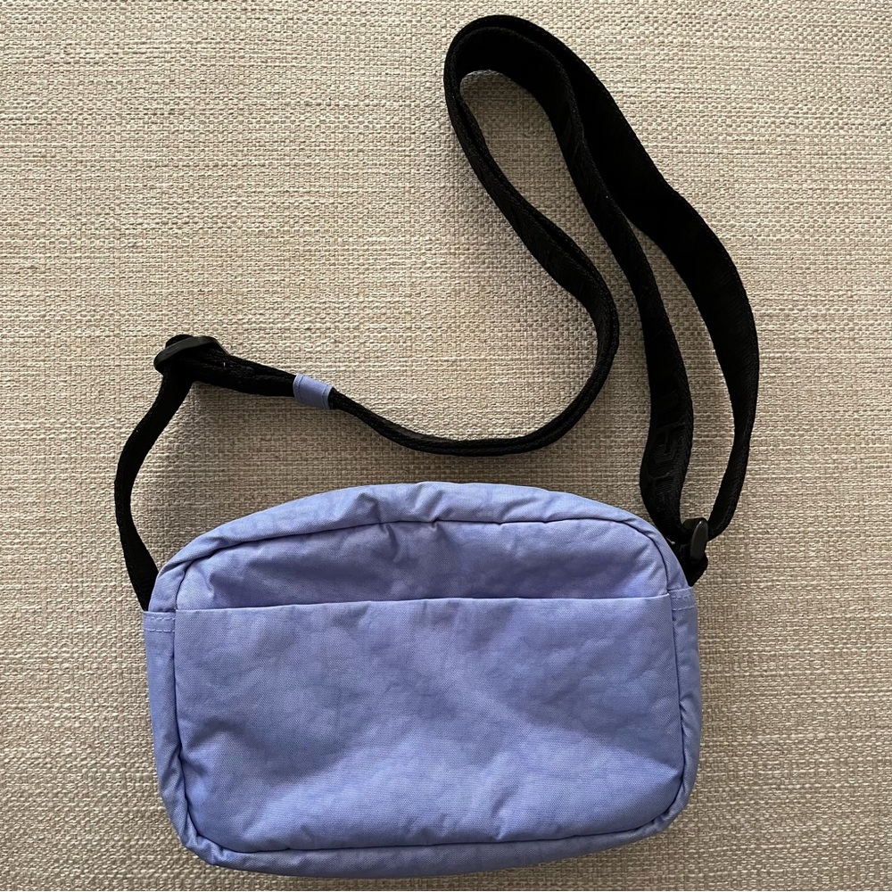 BAGGU cornflower camera crossbody bag